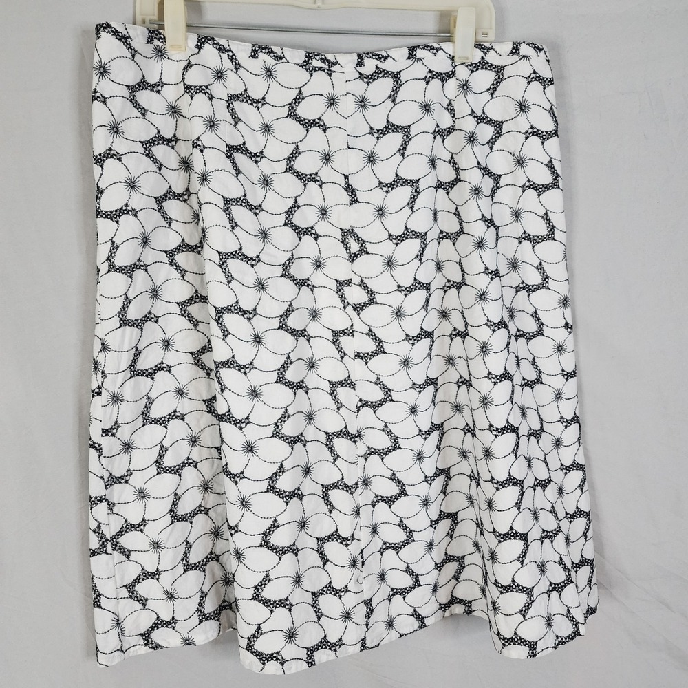 KIM ROGERS SIGNATURE Size 18‎ Embroidered Floral 100% Cotton Knee Length Skirt
